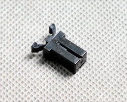 Műszerfal ajtó rögzitő zár