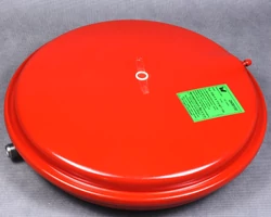 Tágulási tartály 8L