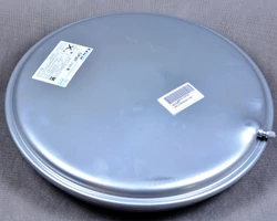 Tágulási tartály 8L