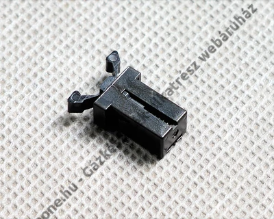 Műszerfal ajtó rögzitő zár